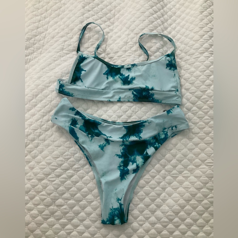 SHEIN Blue Tie-Dye Bikini Set
